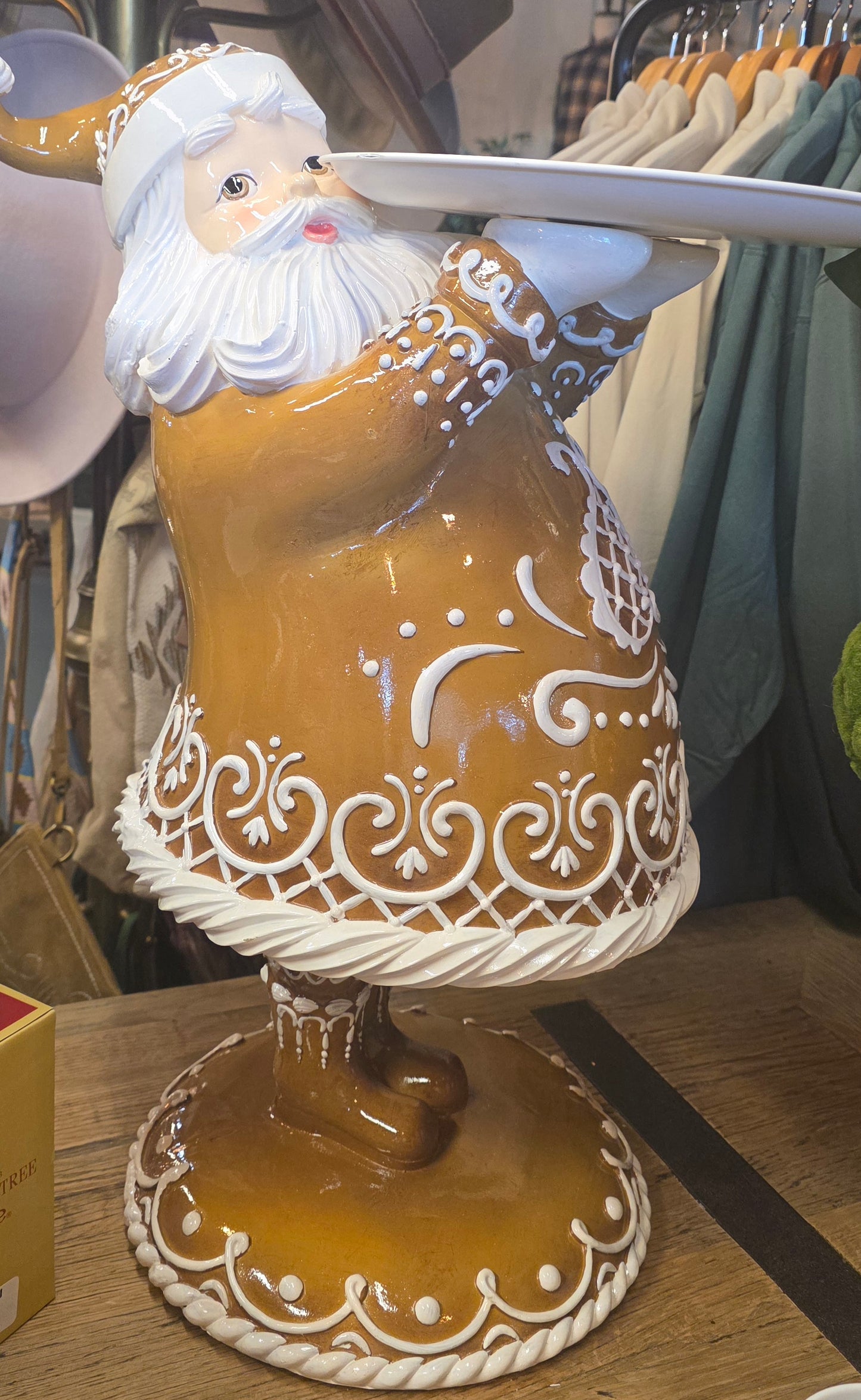 BROWN RESIN GINGERBREAD SANTA W/PLATE