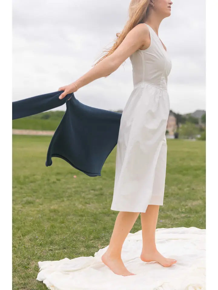 POPLIN SLEEVELESS V-NECK