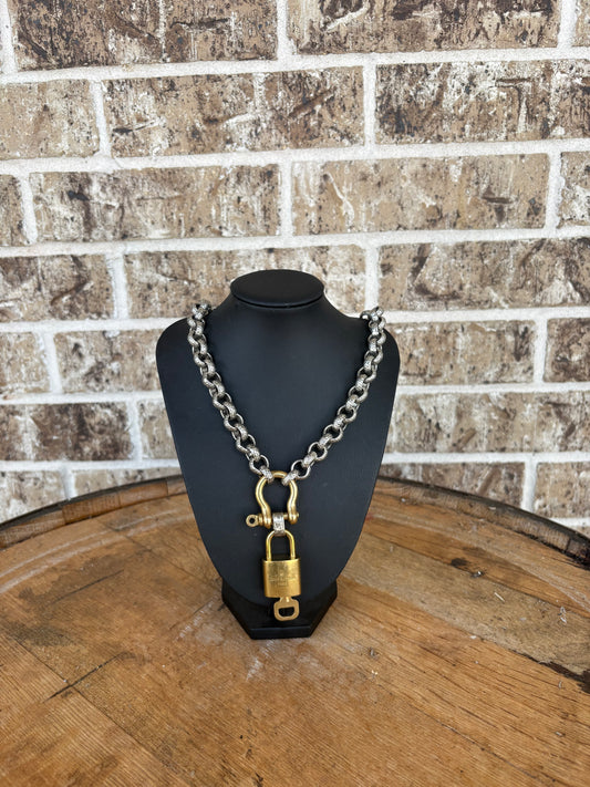LARGE LV NECKLACE