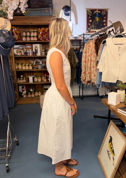 POPLIN SLEEVELESS V-NECK