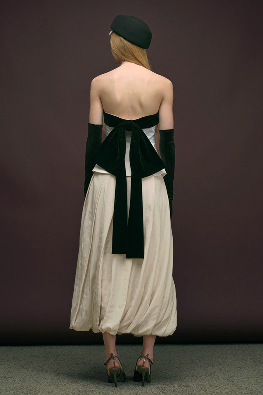 MC241T - STRUCTURED TUBE TOP W/ VELVET BOW